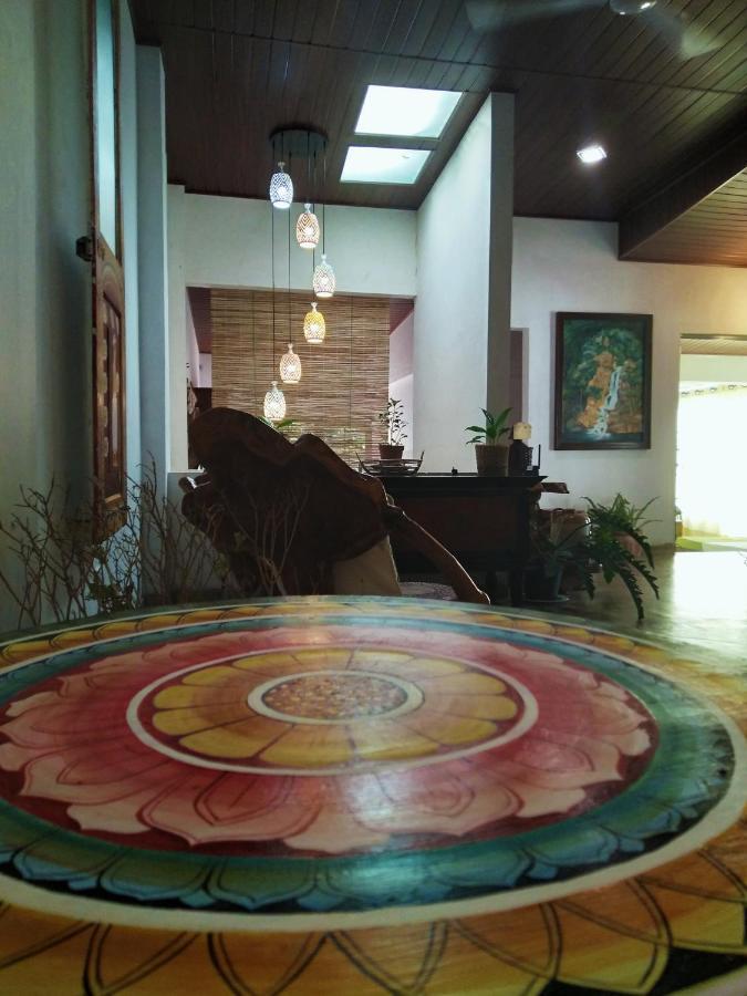 Barefoot Inn Kandy Zewnętrze zdjęcie